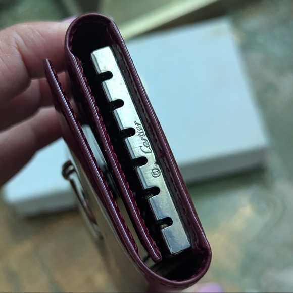 Cartier leathear 6 key ring holder - Picture 6 of 8